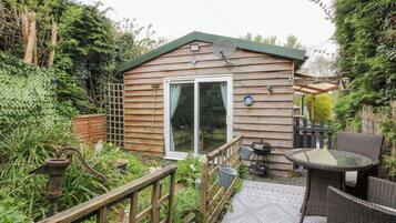 Cottage | Outdoor dining