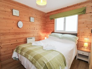 Cottage | 1 bedroom, individually decorated, individually furnished, free WiFi - The Log Cabin (Craven Arms)