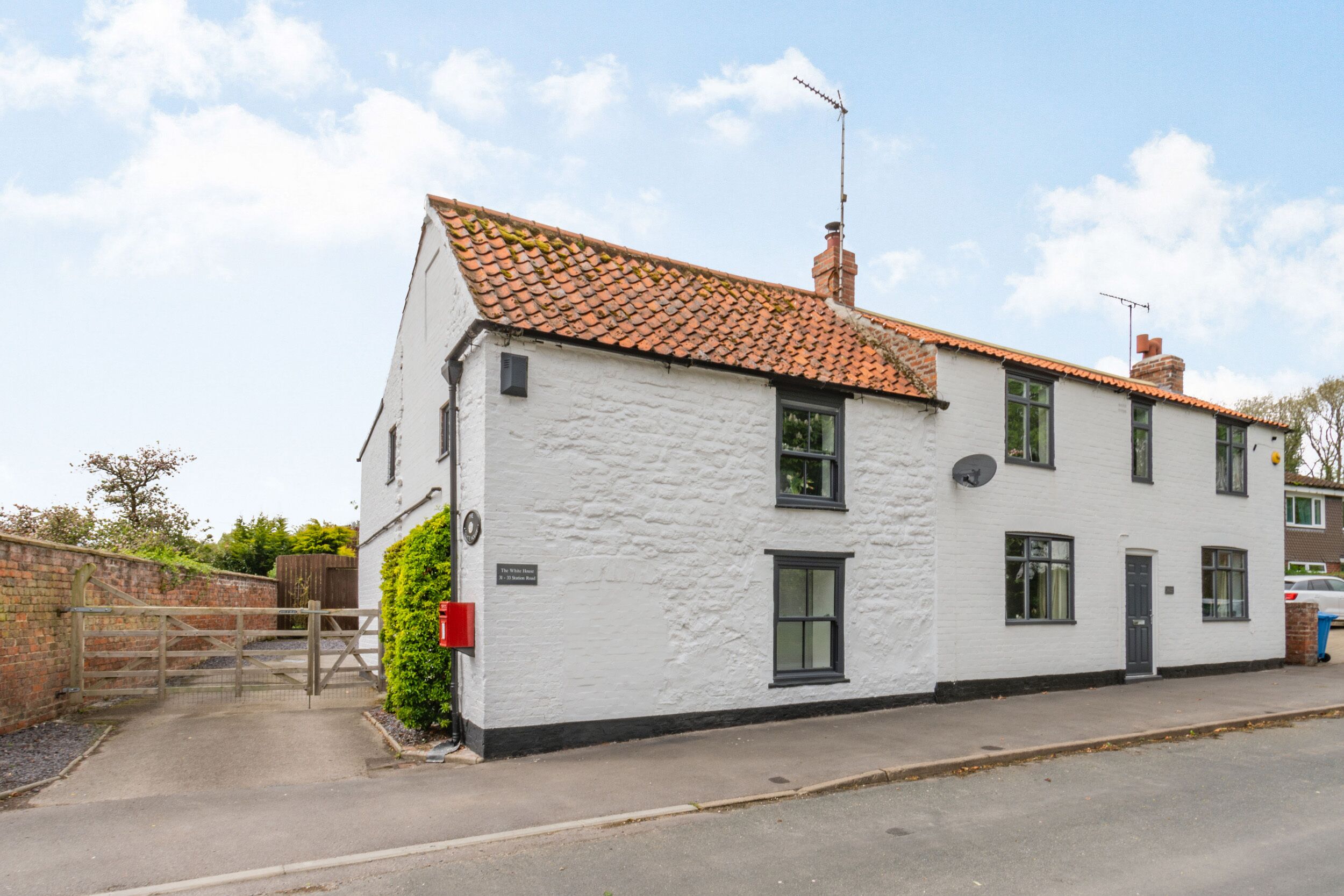 คอทเทจ | บริเวณภายนอก