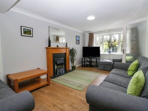 Cottage | Woonruimte | Televisie