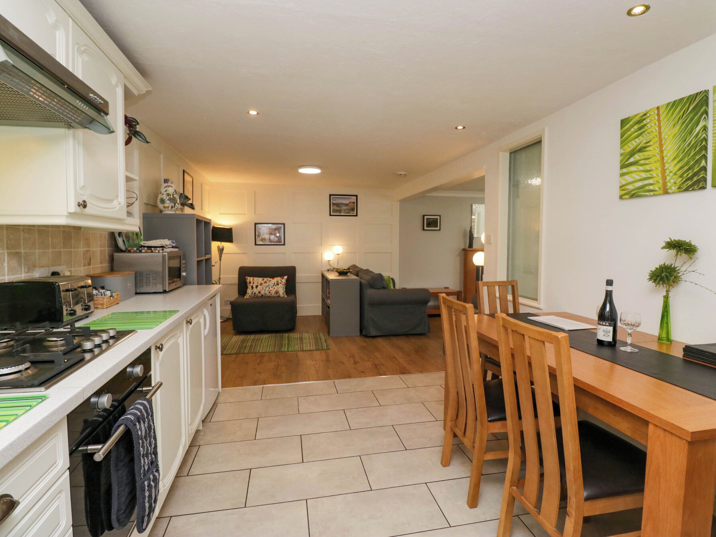 Cottage | Private kitchen | Stovetop, dishwasher, high chair, cookware/dishes/utensils