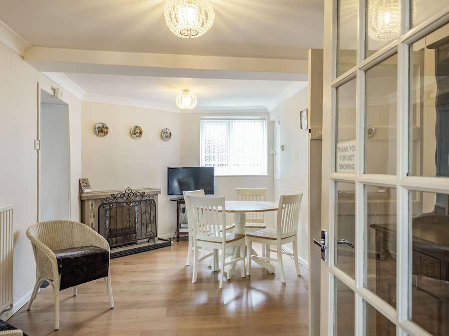 Cottage | Interior