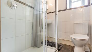 Cottage | Bathroom | Shower