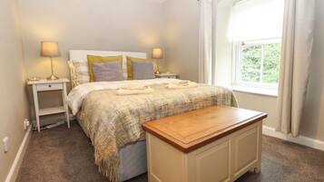 Cottage | 3 bedrooms, individually decorated, individually furnished