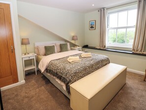 3 bedrooms, individually decorated, individually furnished - Alma House (Richmond)