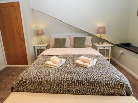 3 habitaciones, decoración personalizada y muebles diferentes 