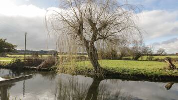 Cottage | Property grounds
