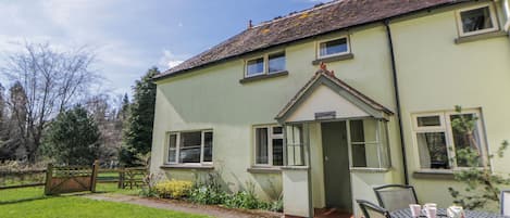 Cottage | Front of property