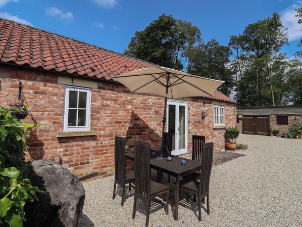 Cottage | Outdoor dining