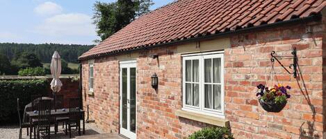 Cottage | Outdoor dining