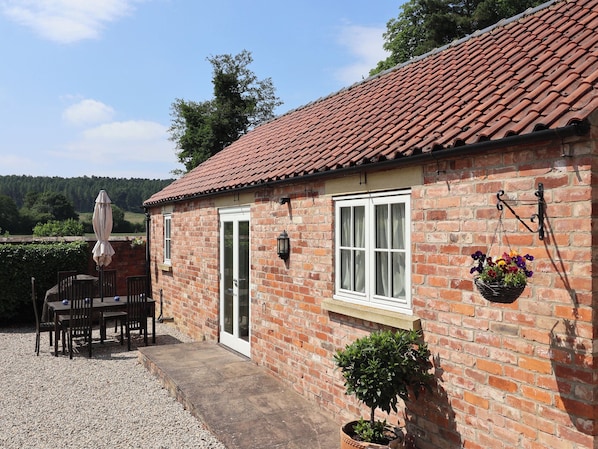 Cottage | Outdoor dining - Stable Cottage (York)