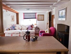 Cottage | Interior - Seashell Cottage (Deal)