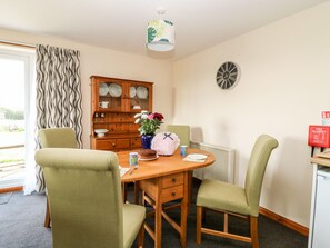 Cottage | Dining
