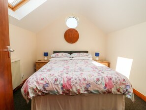 1 habitación, decoración personalizada y muebles diferentes 