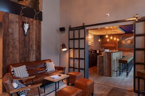 Bar (on property) - 22 Summits Boutique Hotel (Zermatt)