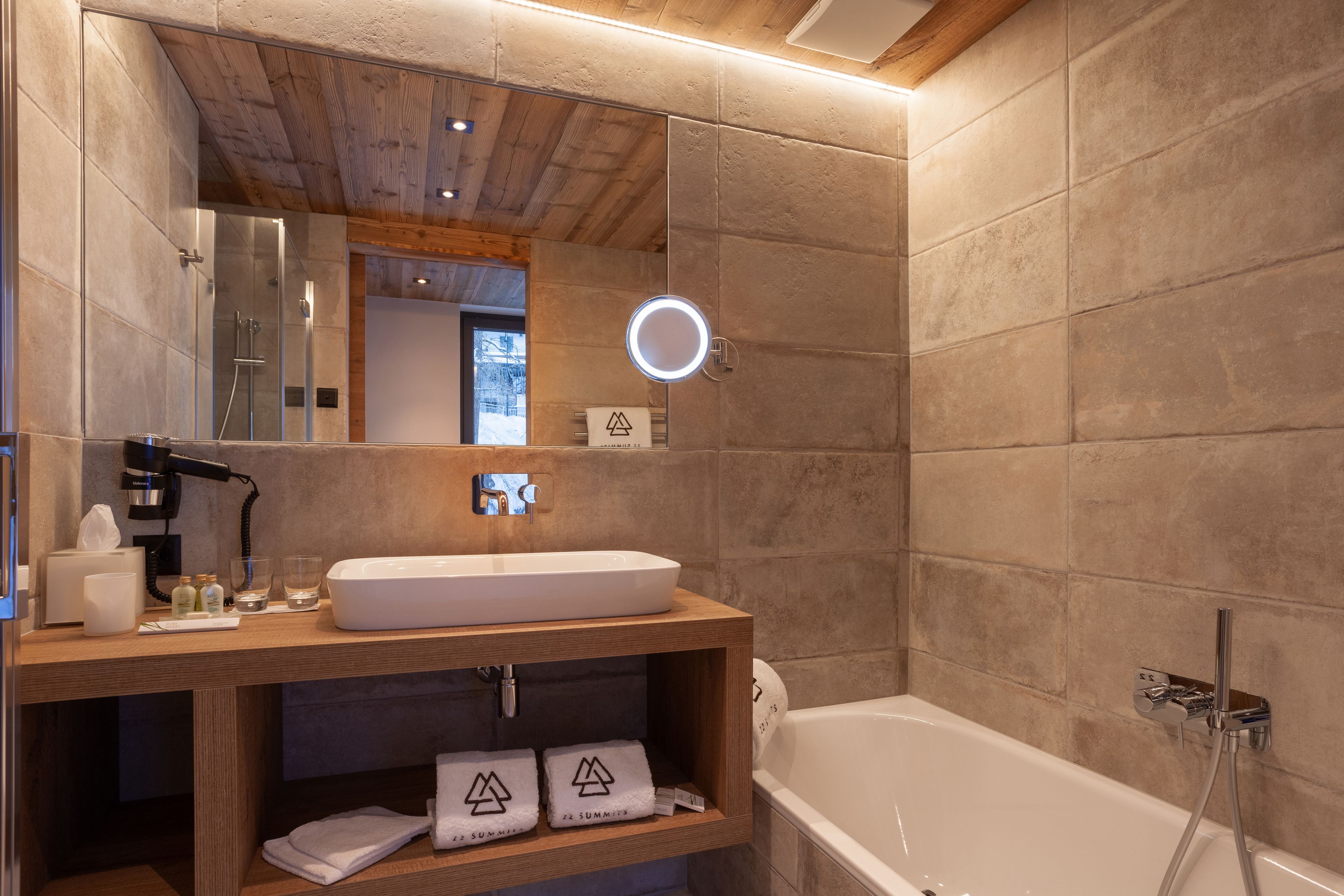 panoramic suite, mountain view | premium bedding, minibar, in-room safe, desk