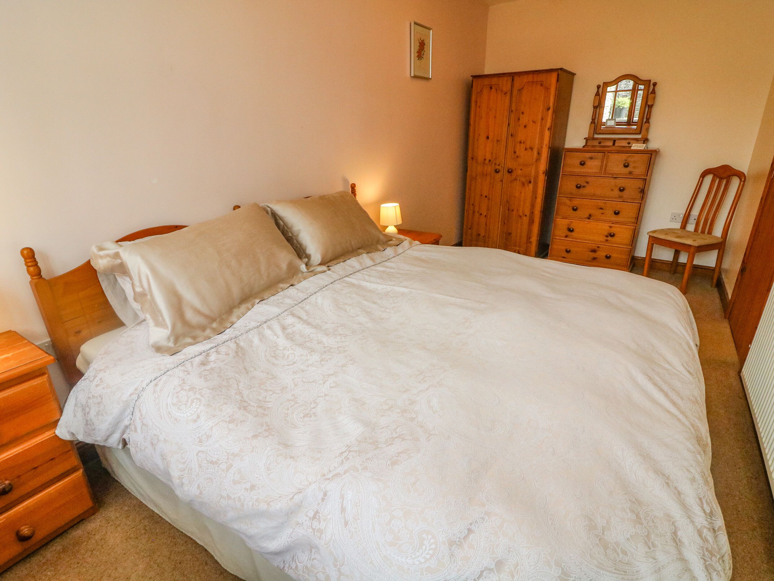 Cottage | 2 bedrooms, individually decorated, individually furnished, free WiFi