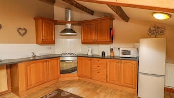 Ferienhaus | Eigene Küche | Herdplatte, Hochstuhl, Kochgeschirr/Geschirr/Besteck
