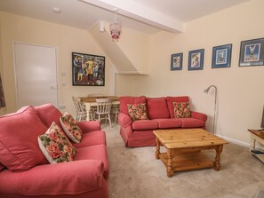 Cottage | Living area | TV - Riverside Cottage (Llandrindod Wells)