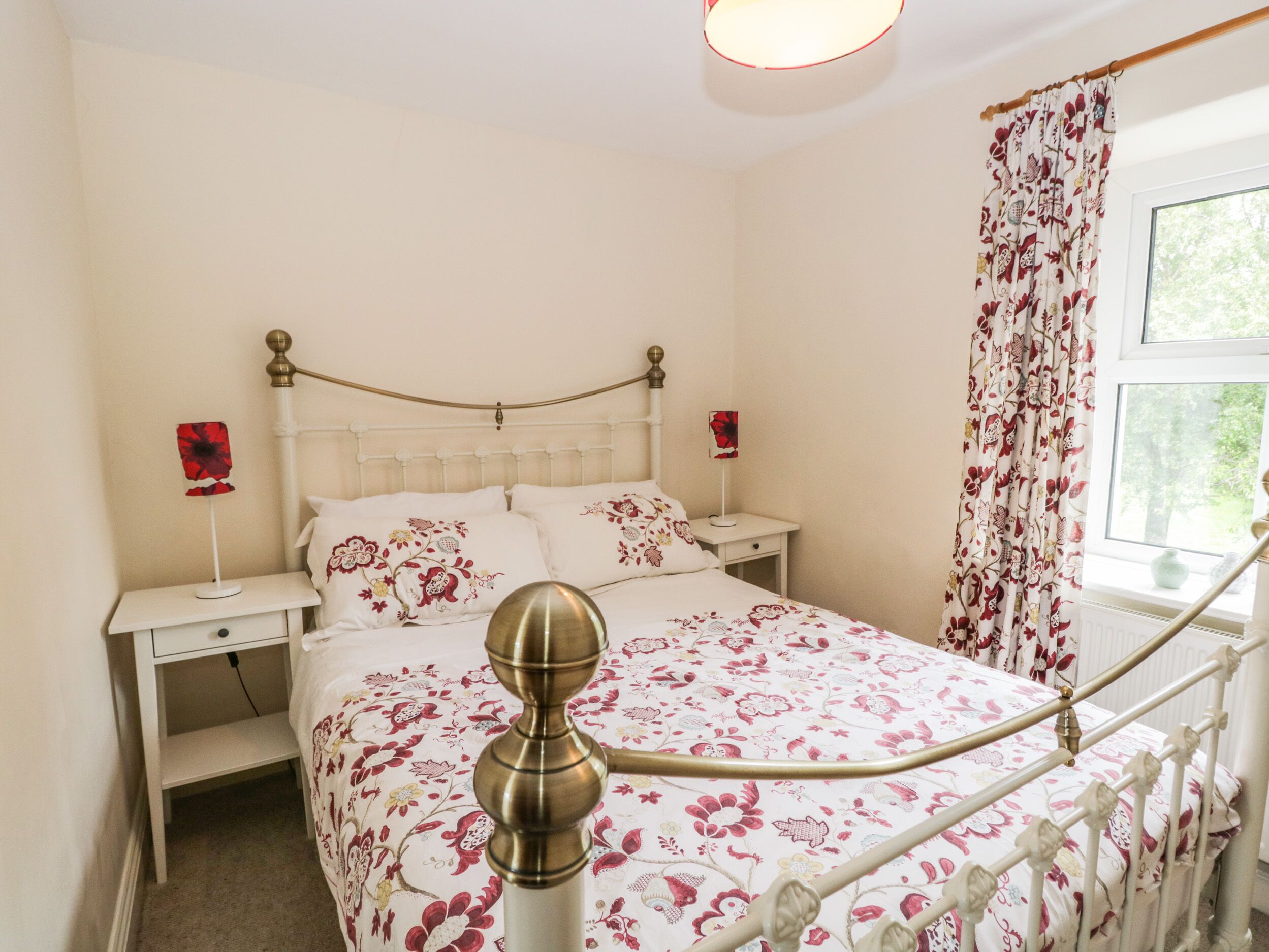 Cottage | 2 bedrooms, individually decorated, individually furnished, free WiFi