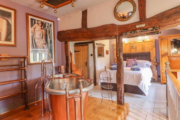 Cottage | 1 bedroom, individually decorated, individually furnished, free WiFi