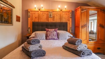 Cottage | 1 bedroom, individually decorated, individually furnished, free WiFi