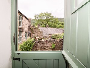 Cottage | Balcony - The Studio (Hope Valley)