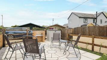 Cottage | Property grounds