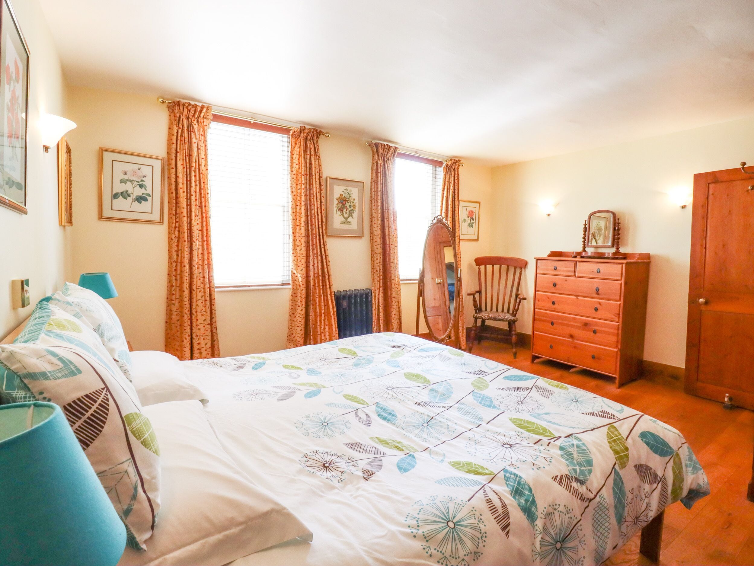 3 عدّة غرف نوم وبديكورات فريدة لكل غرفة وطراز فريد لكل وحدة