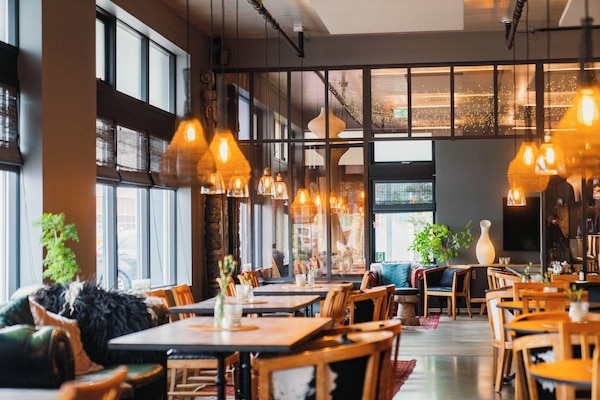 Frukost med lokala rätter varje dag (ISK 3990 per person)