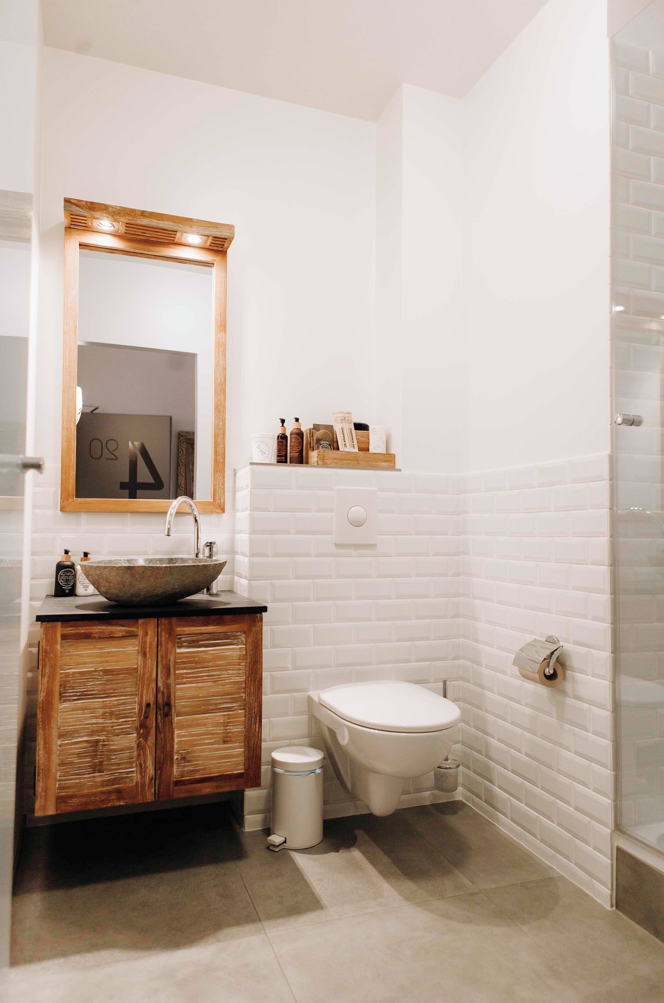 single room | bathroom | shower, free toiletries, hair dryer, towels