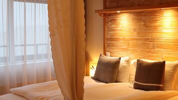 Deluxe Double Room | Down comforters, in-room safe, desk, blackout drapes