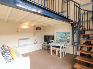 Cottage | Interior - Nutshell (Whitby)