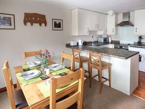 Ferienhaus | Eigene Küche | Kühlschrank, Mikrowelle, Herdplatte, Kochgeschirr/Geschirr/Besteck