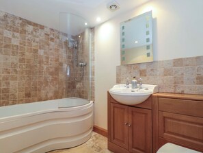 Chaumière | Salle de bain | Douche, séchoir à cheveux