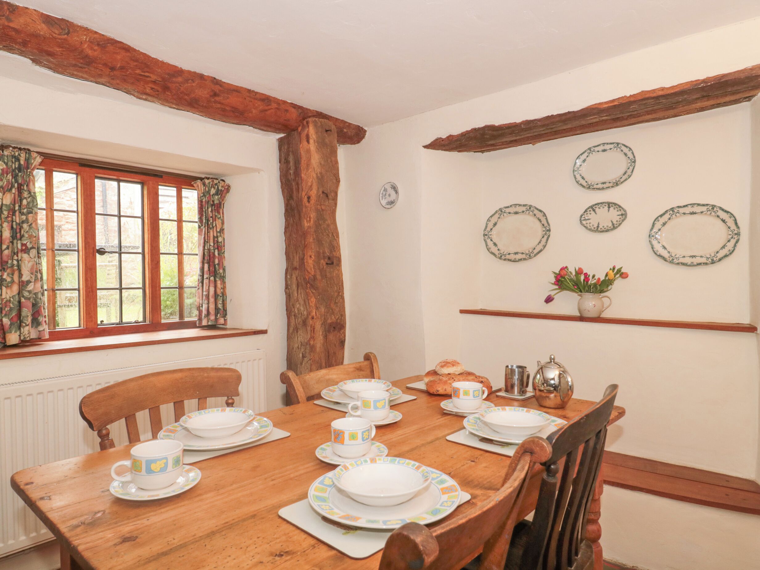Cottage | Dining