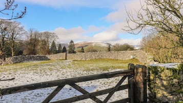 Cottage | Property grounds