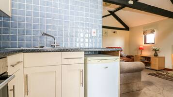 Cottage | Bếp riêng | Tủ lạnh, lò vi sóng, bếp nấu, lò nướng bánh mì