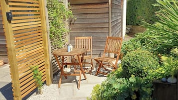 Mökki | Ulkoruokailutilat