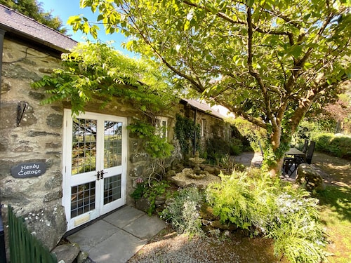 Hendy Cottage
