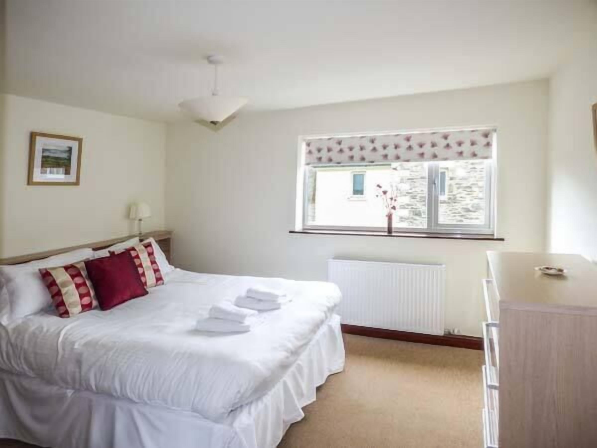 Cottage | 2 bedrooms, individually decorated, individually furnished, free WiFi