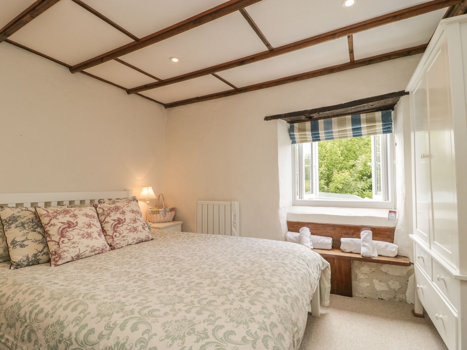 Cottage | 2 bedrooms, individually decorated, individually furnished, free WiFi