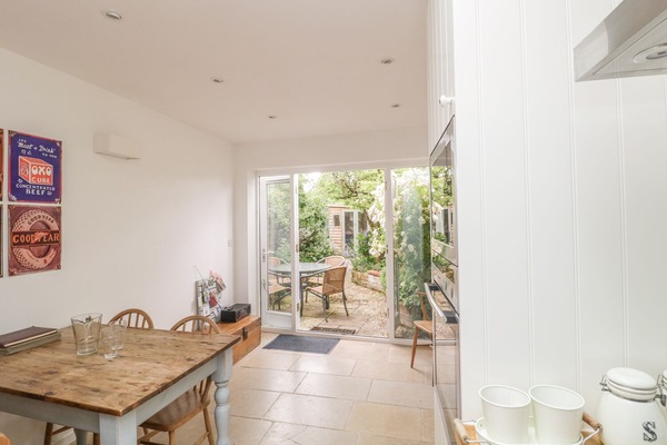 Cottage | Interior