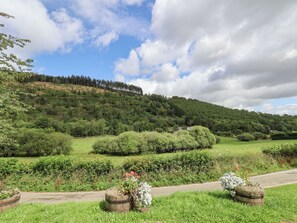 Cottage | Property grounds - The Old Barn (Mold)