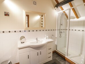 Chaumière | Salle de bain | Douche, séchoir à cheveux
