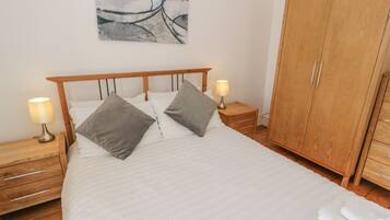 3 habitaciones, decoración personalizada y muebles diferentes