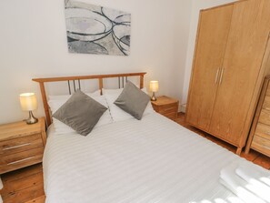 Cottage | 3 bedrooms, individually decorated, individually furnished, free WiFi