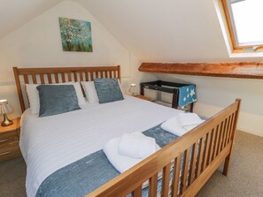 Cottage | 3 bedrooms, individually decorated, individually furnished, free WiFi