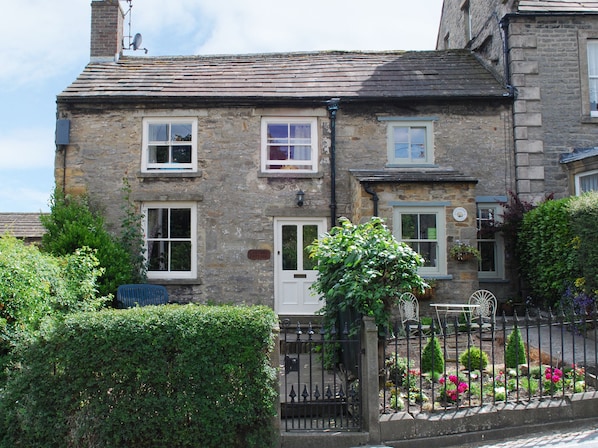 Exterior - Cartmel Cottage (Leyburn)
