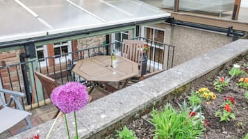 Cottage | Outdoor dining